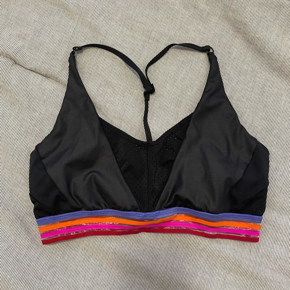 Urban Savage Sports Bra - Picture 1 of 1
